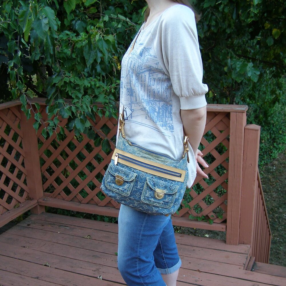 💙 LOUIS VUITTON Denim Monogram Baggy CROSSBODY MESSENGER BAG - Picture 2 of 16